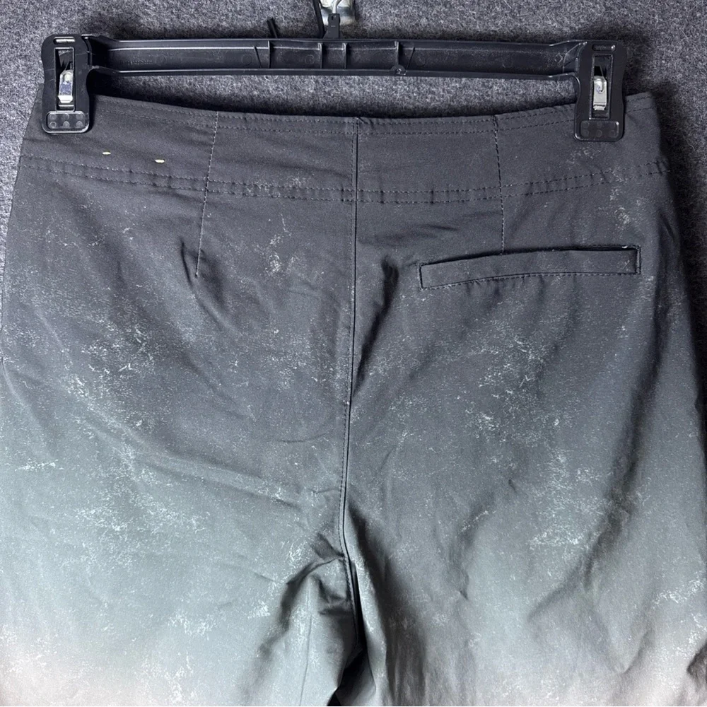 Hollister dive into